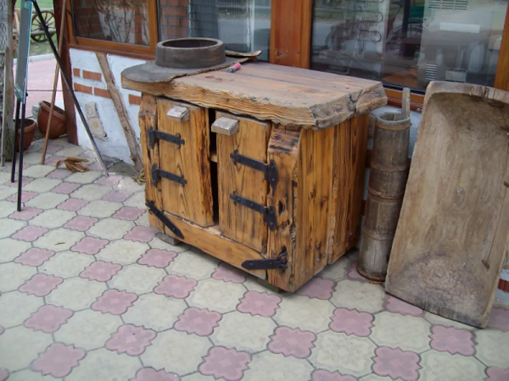 Помощен шкаф на открито